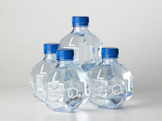 Image  Nature morte aux bouteilles d'eau de seltz  24 x 30 cm 